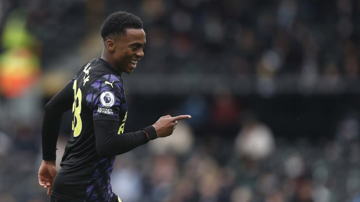 Newcastle open Willock loan talks