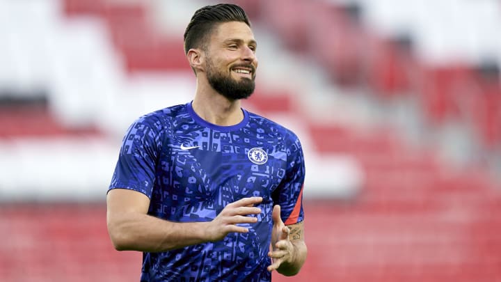 Olivier Giroud approaches AC Milan move