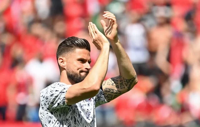 Olivier Giroud moves to Milan edges closer