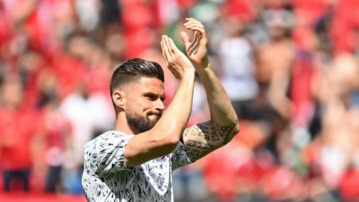 Olivier Giroud moves to Milan edges closer