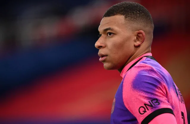 PSG Oo Loo Sheegay Inay SANNADKA Oo Dhan Kursiga Kaydka Ku Disho