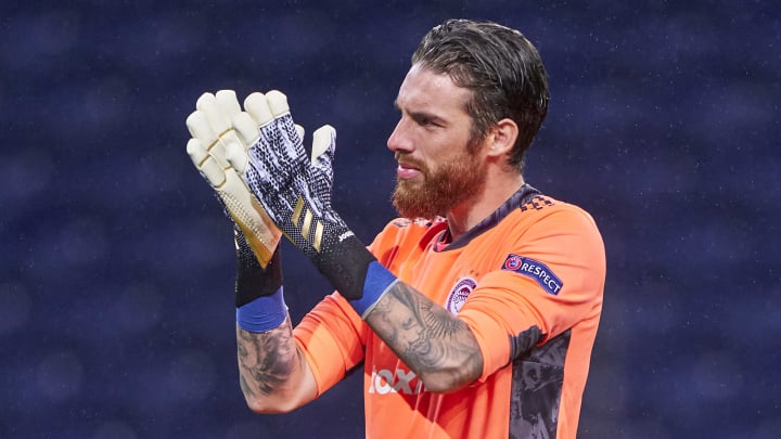 Sa replaces Patricio on a five-year contract