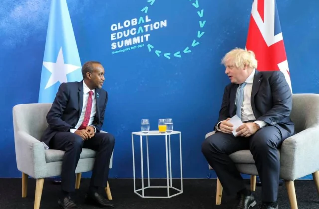 Sawirro: Rooble iyo Boris Johnson oo saddex qodob oo muhiim …