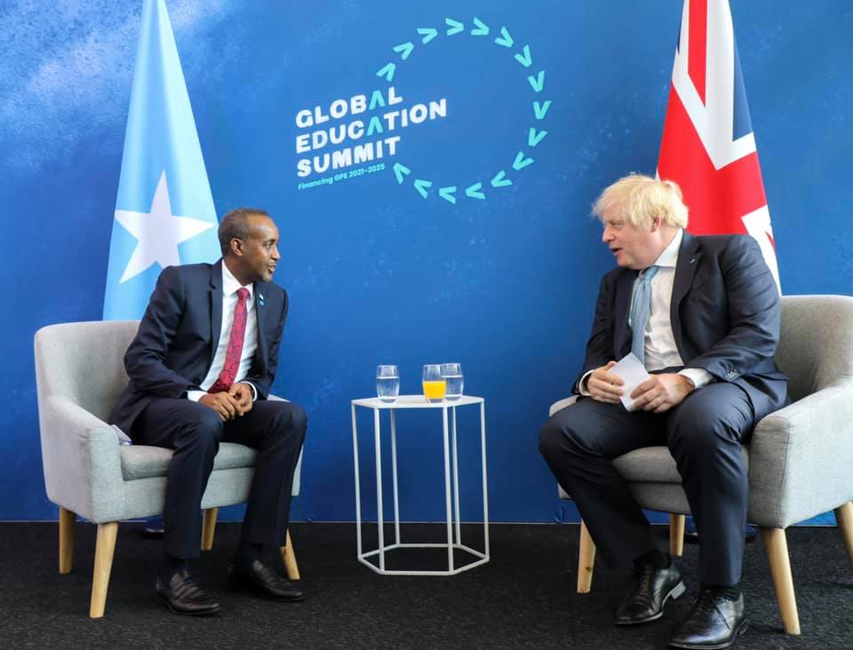 Sawirro: Rooble iyo Boris Johnson oo saddex qodob oo muhiim …