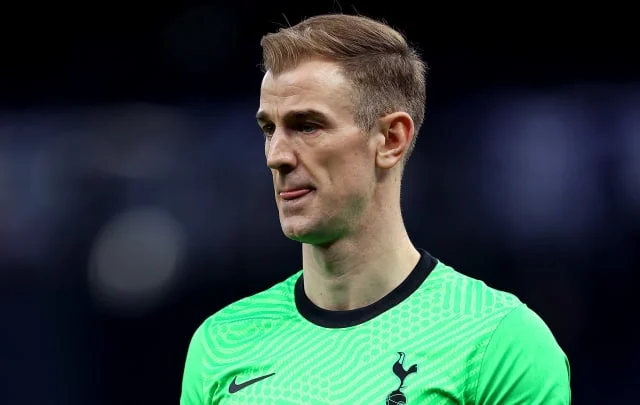 Spurs man Hart in talks to join Celtic