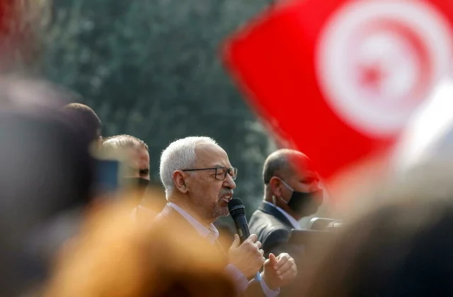 The Ennahdha party demands early elections