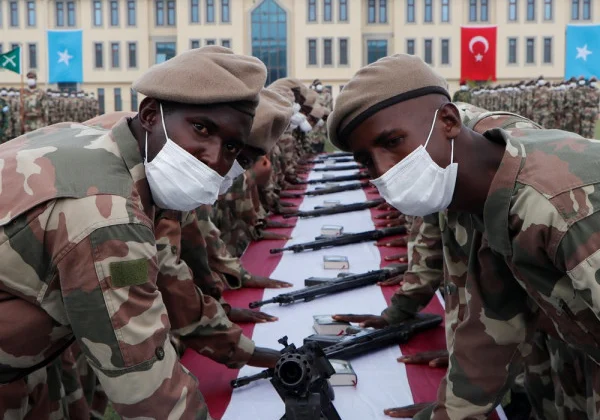 Turkish-trained troopers graduate in Somalia amid ongoing battle