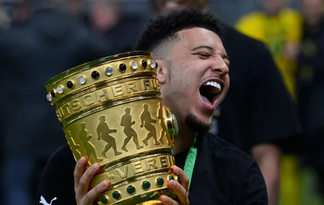 Twitter reacts when Man Utd signs the Dortmund star
