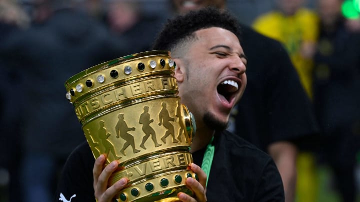 Twitter reacts when Man Utd signs the Dortmund star