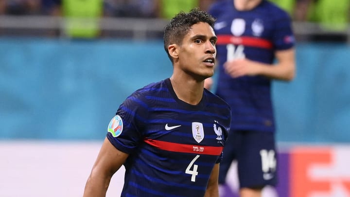 Varane does not rush over the future