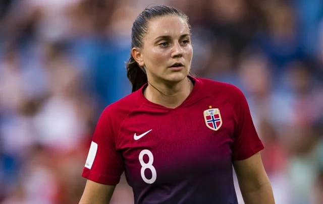 Women sign Vilde Boe Risa