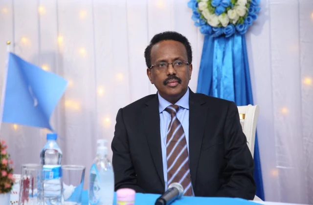Xog: Afgooye oo Farmaajo u gudbiyey dacwad ka dhan ah Filish…