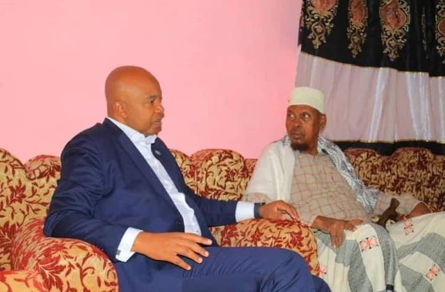 Xog: Kooxda ololaha Farmaajo oo sharxeysa wasiir Maxamed Cab…