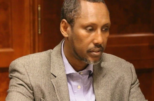 Xog: La-taliyaha Farmaajo Cabdi Cali Raage oo laga celiyay g…