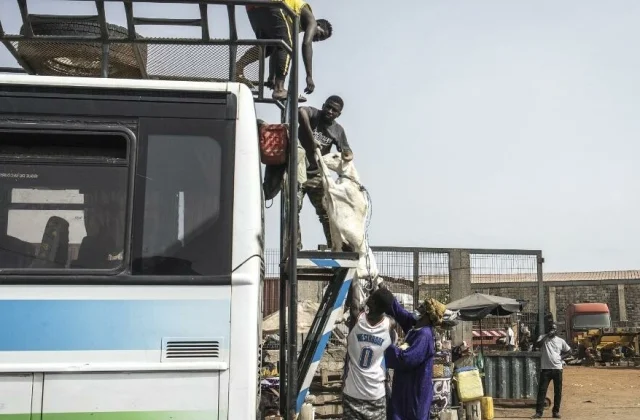 despite Covid-19, Dakar residents are leaving the city