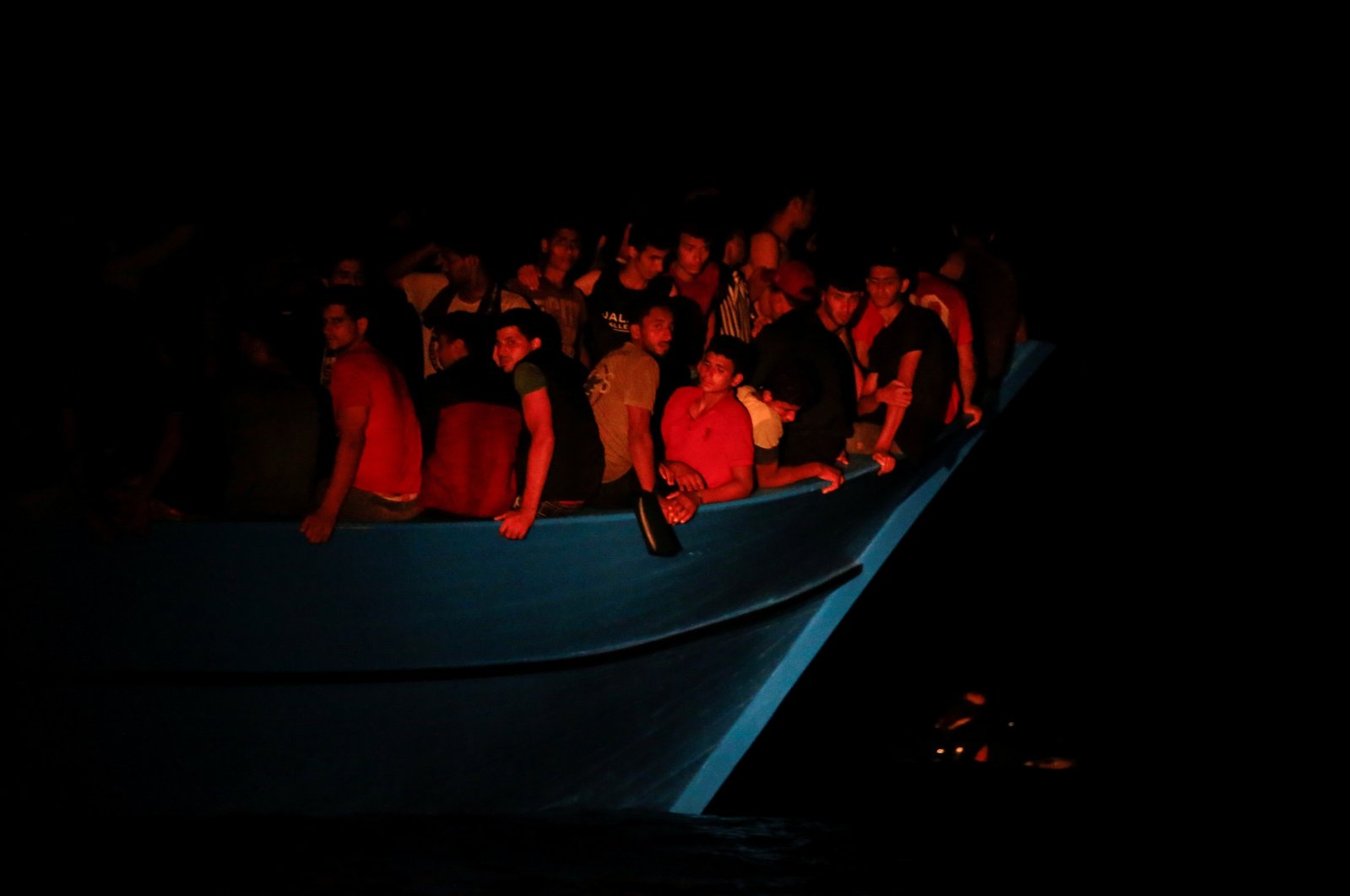 394 migrants withdrew from dangerously overcrowded