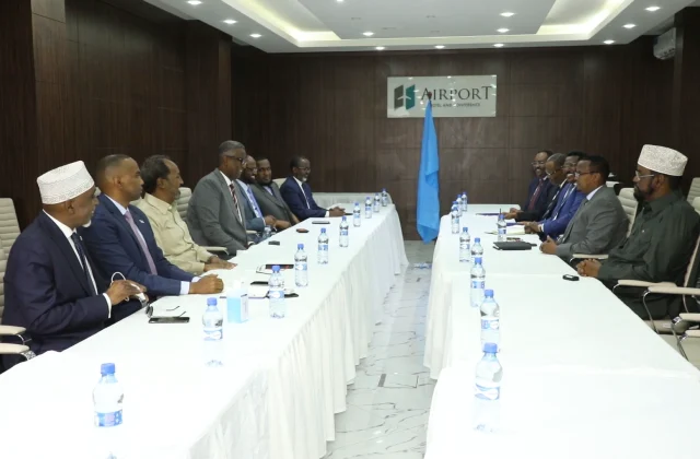 DEG DEG: Musharaxiinta iyo madax goboleedyada oo