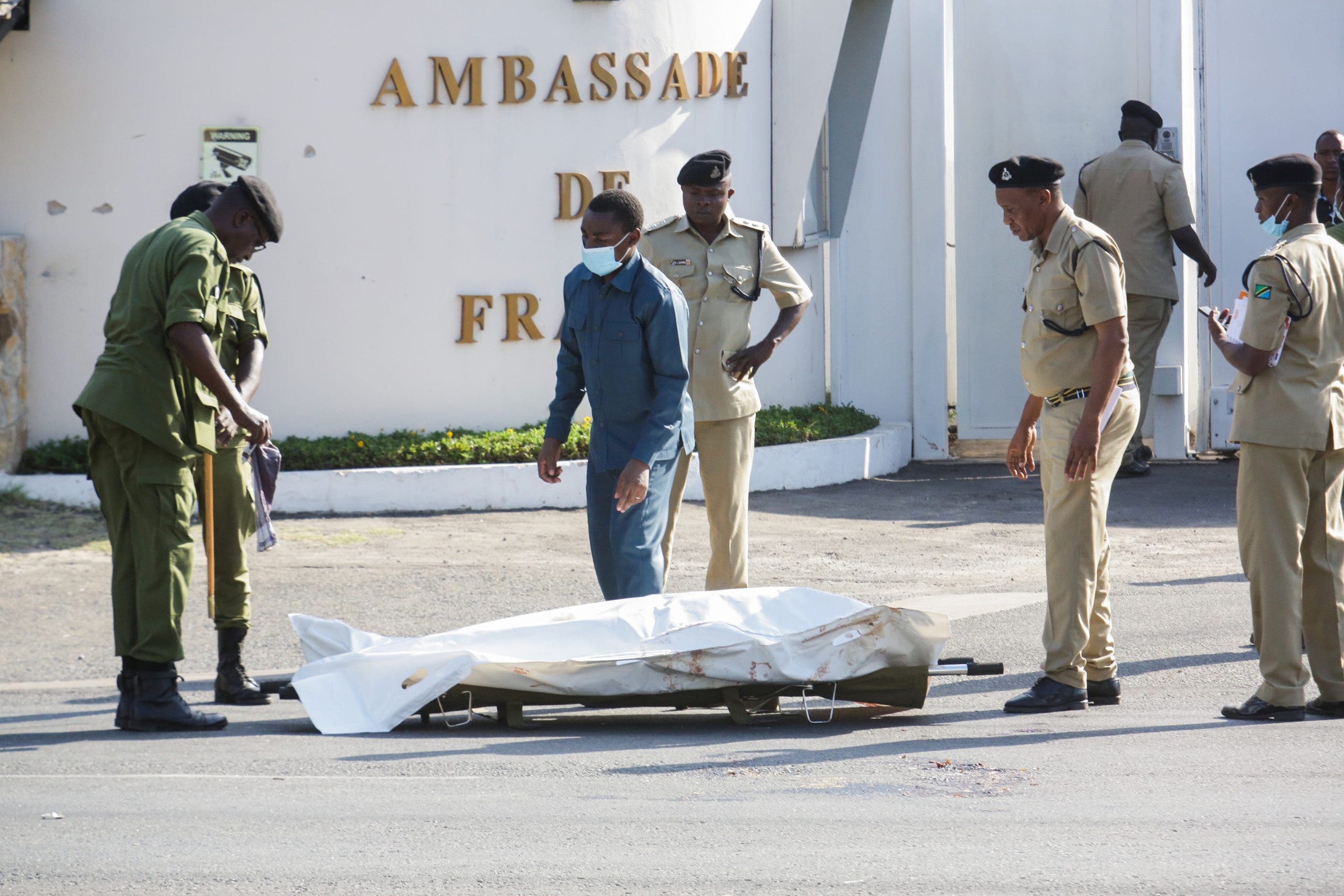 DEG DEG: Nin Soomaali ah oo weeraray safaaradda