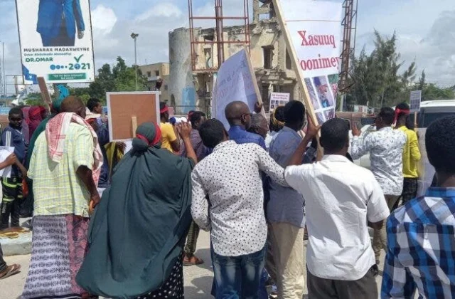 Dadweyne careysan oo dibad-bax ka dhigay Muqdisho