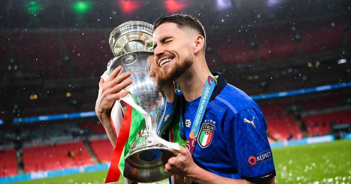 De Bruyne face Chelsea duo for UEFA top prize as Southgate misses coach award