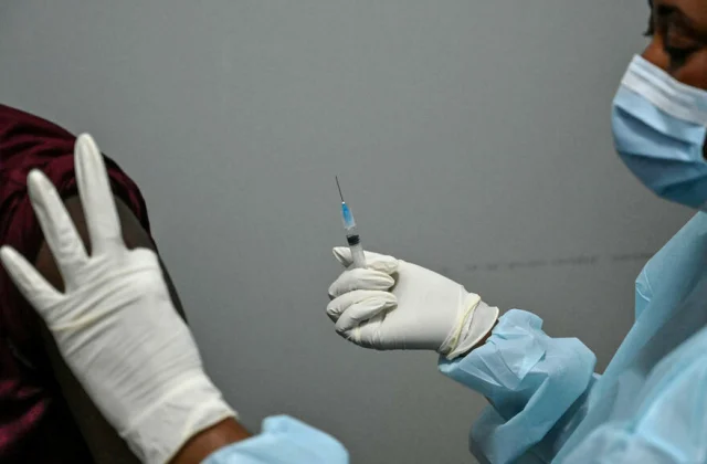 Ebola vaccination begins at Cocody University Hospital