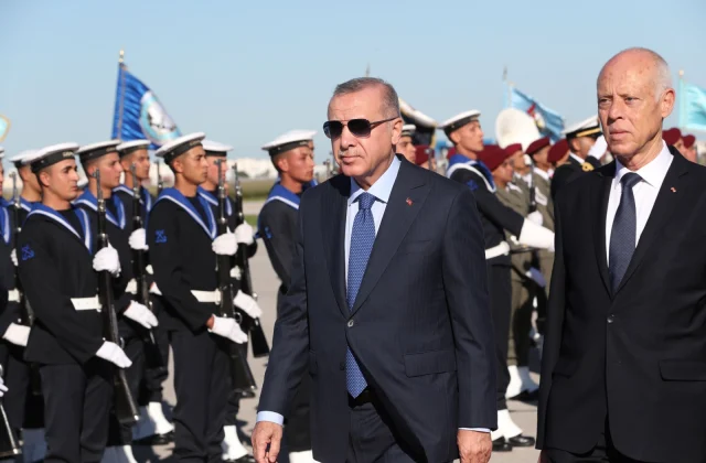 Erdoğan emphasizes democracy in conversations with