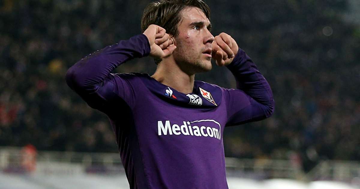 Fiorentina president plans to keep Vlahovic amid Tottenham and Man City rumors