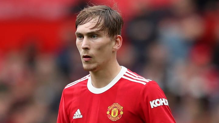 Garner signs a new contract and seals forest loans