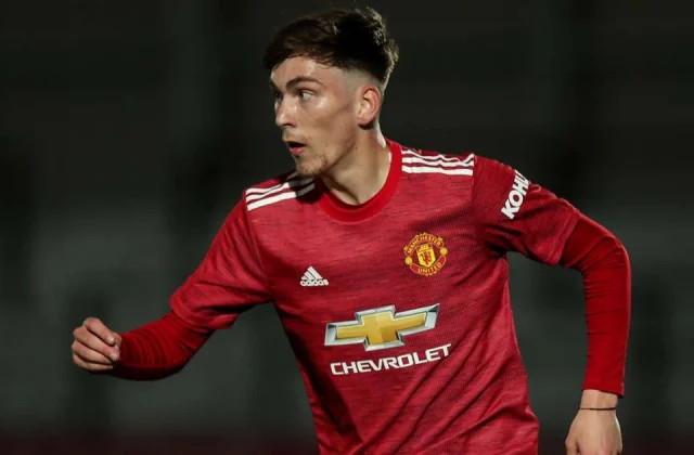 Garner signs new deal with Man Utd, joins Forest on loan