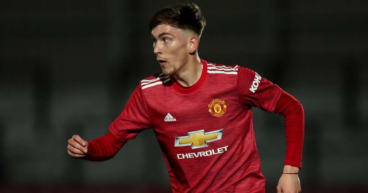 Garner signs new deal with Man Utd, joins Forest on loan