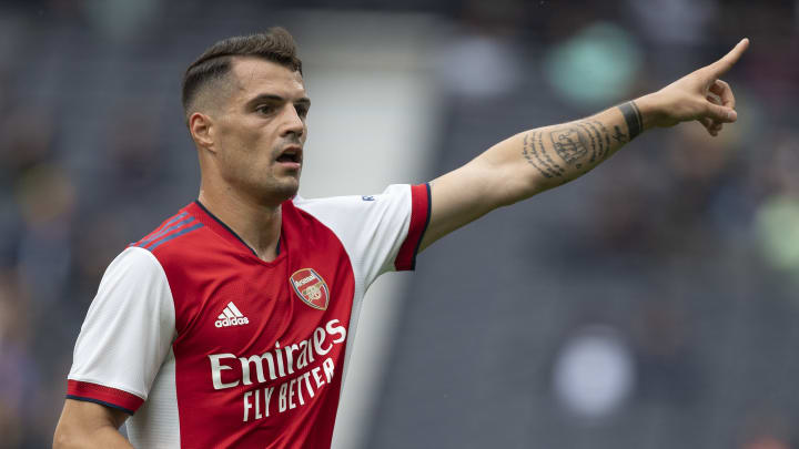 Granit Xhaka approves a new three-year Arsenal contract