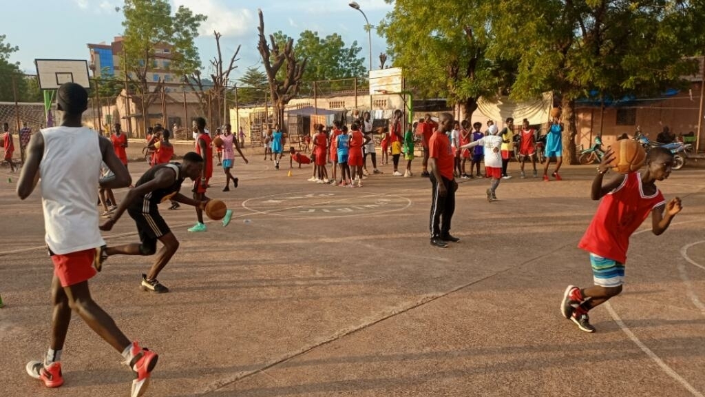 In Mali basketball is a hit