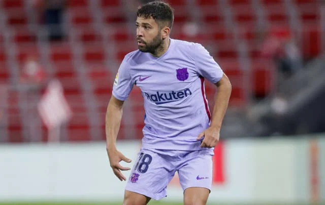 Jordi Alba agrees to a pay cut