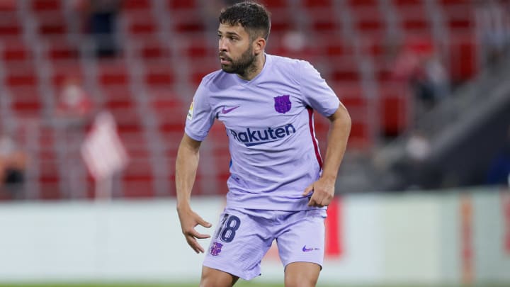 Jordi Alba agrees to a pay cut