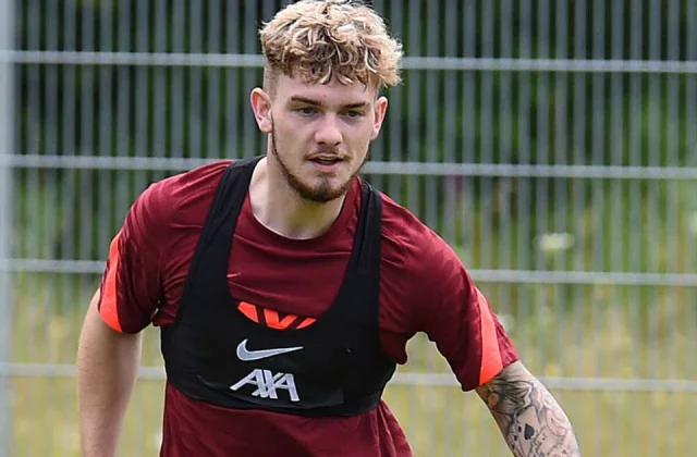 Liverpool give Elliott the league’s first start, Henderson returns and Robertson on the bench