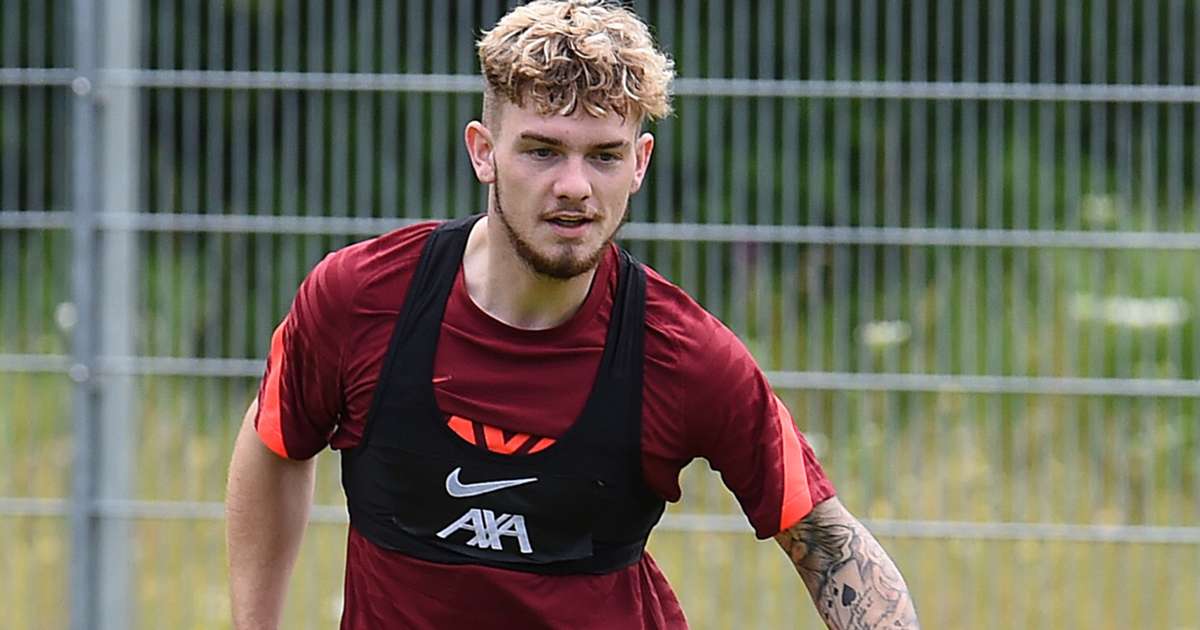 Liverpool give Elliott the league’s first start, Henderson returns and Robertson on the bench