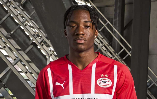 Madueke indicators new PSV contract