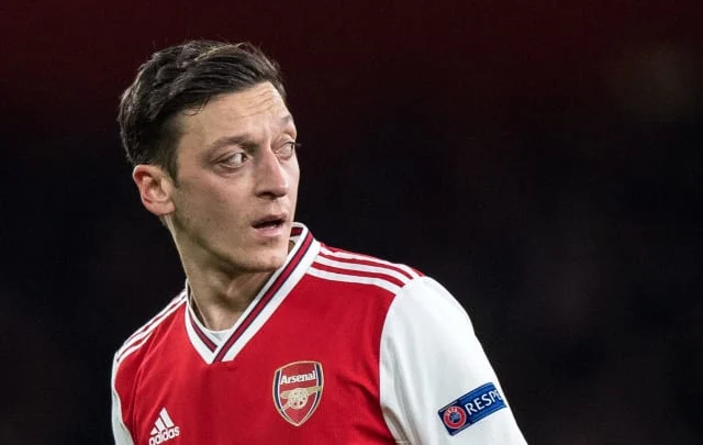 Mesut Özil sends disappointment in Gunners defeat