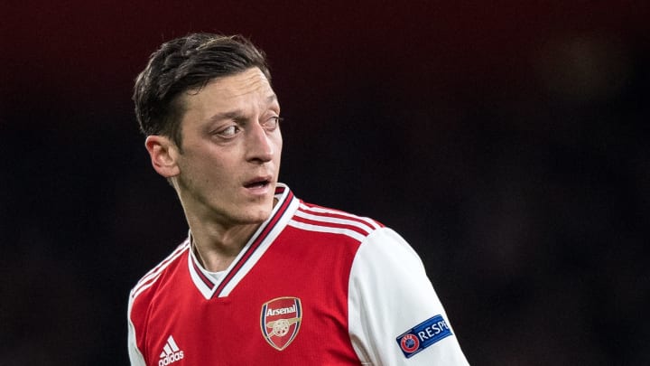 Mesut Özil sends disappointment in Gunners defeat