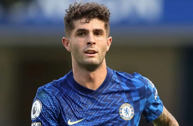 Pulisic positive for COVID-19 as Chelsea star excluded from derby