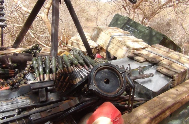 Sawirro: Al-Shabaab oo soo bandhigay gaadiid iyo