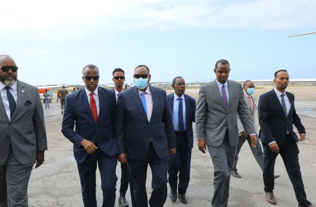 Sawirro: DENI oo lagu soo dhoweeyey Muqdisho iyo