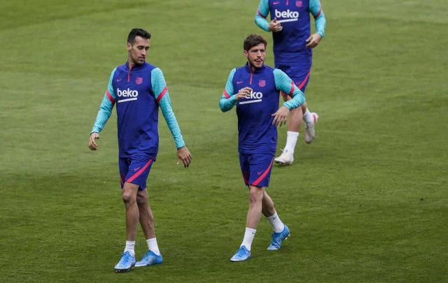 Sergio Busquets, Sergi Roberto take pay cuts
