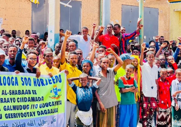 Somalis protest in opposition to Al-Shabaab as military steps up offensive