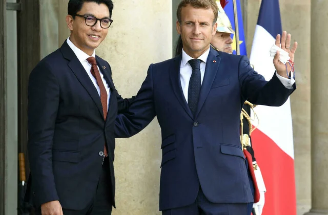 The President of Madagascar acquired in Paris by Emmanuel Macron for