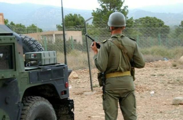 Tunisia keeps the border with Libya closed
