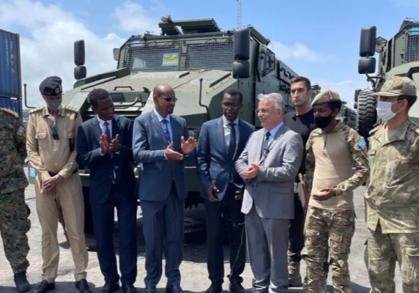 Turkey donates armored vehicles to Somali troops