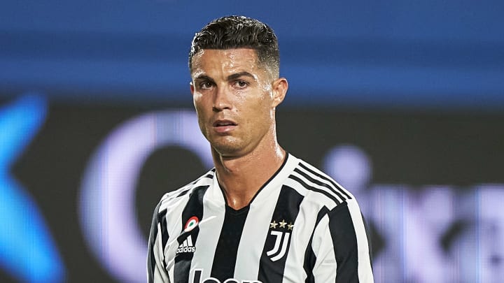 Twitter responds to Man Utd switch