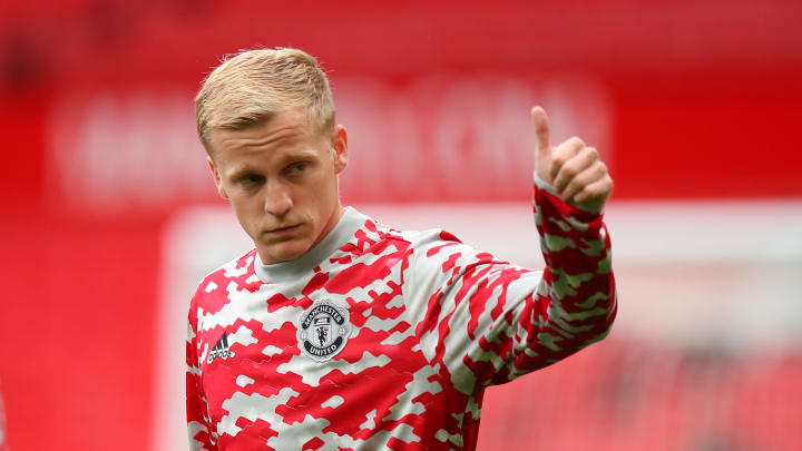 Van de Beek’s agent discusses lack of minutes
