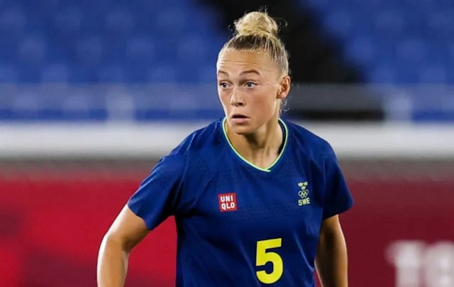 WSL transfer news: Everton sign Hanna Bennison